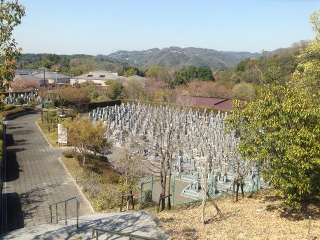 亀山霊園